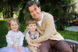 Гендиректор театру Франка Євген Нищук показав нове фото із молодшим сином і донькою