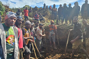 Понад дві тис. людей опинилися під землею: у Папуа-Новій Гвінеї стався масштабний зсув ґрунту