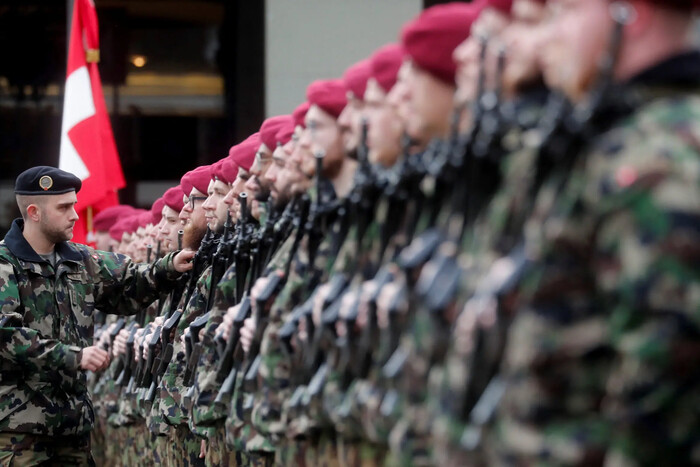 Швейцарія мобілізувала 4 тис. військових для охорони Саміту миру