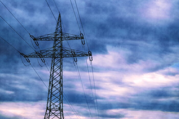 Перед постачальниками електроенергії населенню зростають борги за ПСО