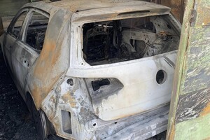 Слідчі вважають, що підпалу автомобіля письменниці не було