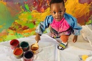 «Почав малювати у шість місяців»: Книга рекордів Гіннеса визначила наймолодшого художника