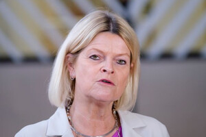 Клаудія Таннер рада роз’ясненню Столтенберга про те, що НАТО не відправлятиме війська в Україну