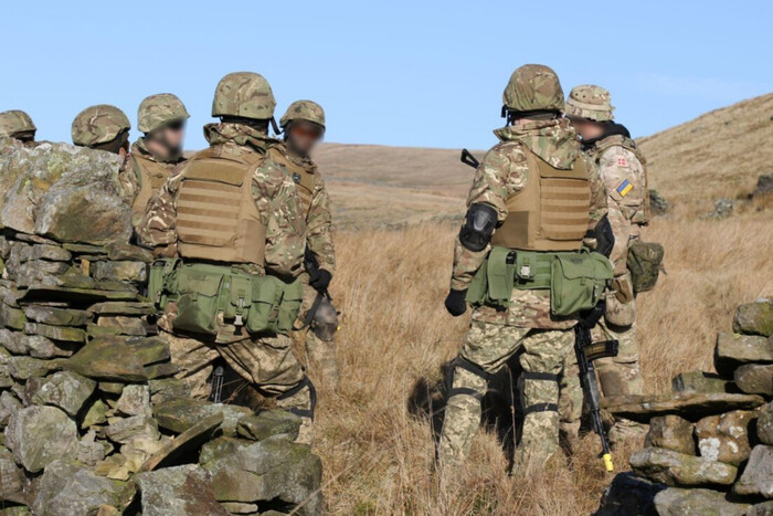 Три країни побоюються відправляти військових інструкторів в Україну – ЗМІ