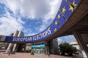 Вибухи в Криму, вибори до Європарламенту: головне за ніч