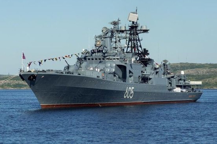 Російський корабель «Адмірал Левченко» загорівся у Баренцовому морі