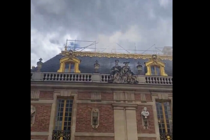 У Франції загорівся Версаль