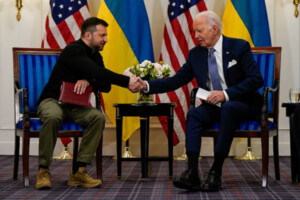 Президент України Володимир Зеленський та президент США Джо Байден підписали 10-річну двосторонню угоду про безпеку