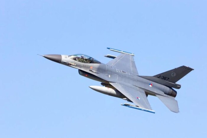 Румунія оплатить витрати на навчання українських пілотів на F-16