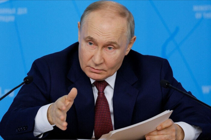Путін так хоче переговорів, що знову визнає Зеленського «легітимним»