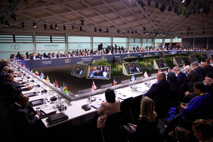 На Саммите мира прозвучали призывы к диалогу с Россией: МИД отреагировал