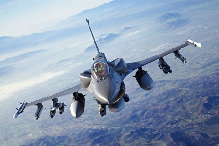 Росія намагається зірвати передачу Україні F-16: коментар Повітряних сил