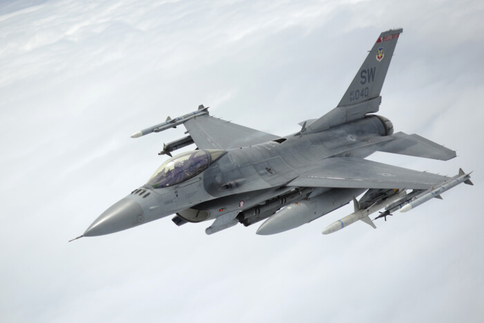 Стало відомо, де розташовуватимуться американські винищувачі F-16