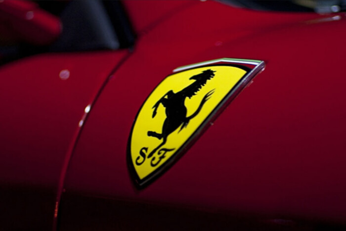 Ferrari планує випустити свій перший електромобіль