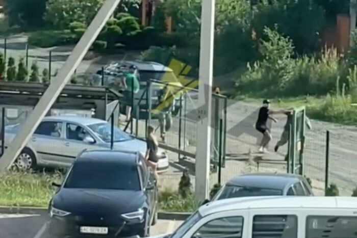 У Луцьку невідомі напали з газовим балончиком на працівників ТЦК