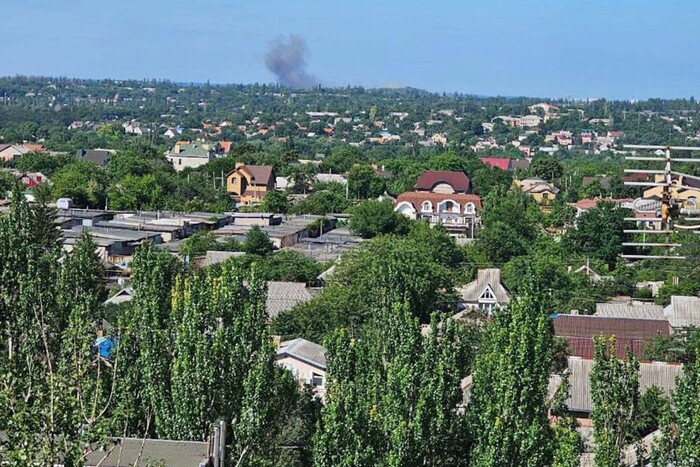 Донецьк здригнувся від десятків вибухів (відео)