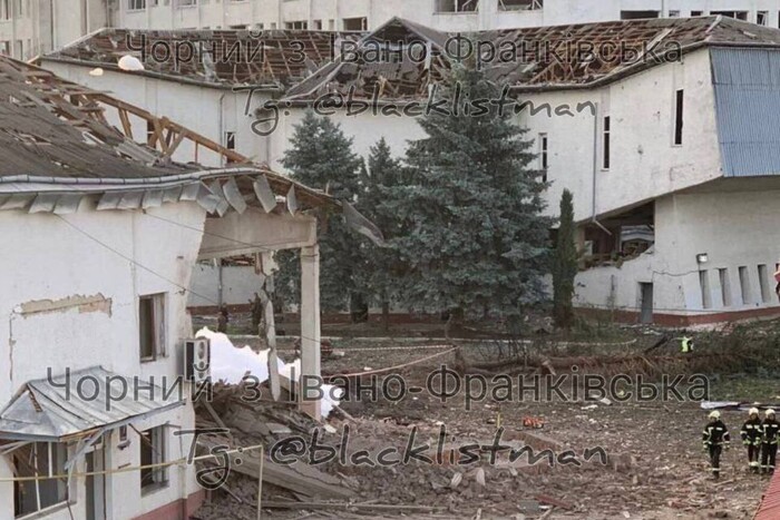 Удар по Івано-Франківському університету нафти та газу: фото до і після атаки