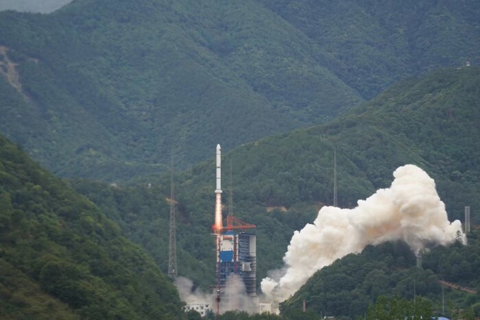 У китайське село прилетіли уламки космічної ракети