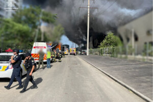 Унаслідок ранкової атаки російських загарбників на Одесу є влучання по цивільній інфраструктурі