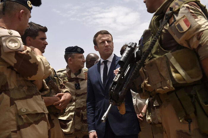 Французьких військових в Україні не буде? Макрон зробив нову заяву