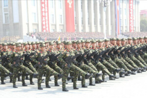 Загальна чисельність кадрових військовослужбовців в армії КНДР становить від 850 тис. до 1200 тис. осіб