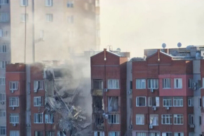 Ракетний удар по Дніпру: окупанти знищили дев’ятиповерхівку (фото, відео)