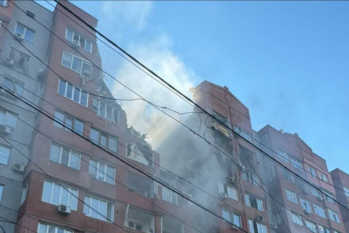 Ракетный удар по многоэтажке в Днепре: Зеленский сообщил детали