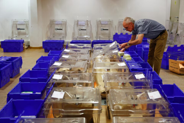 У Франції стартували дострокові парламентські вибори: чого чекати Україні