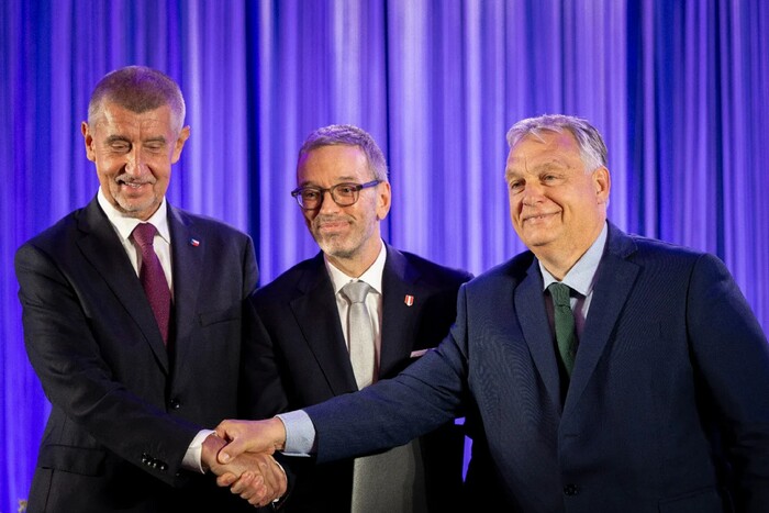 Орбан із Чехією та Австрією створює нову ультраправу фракцію у Європарламенті