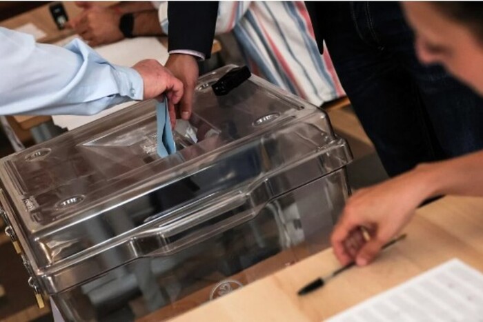 Вибори у Франції: зі списків можуть «зникнути» десятки кандидатів