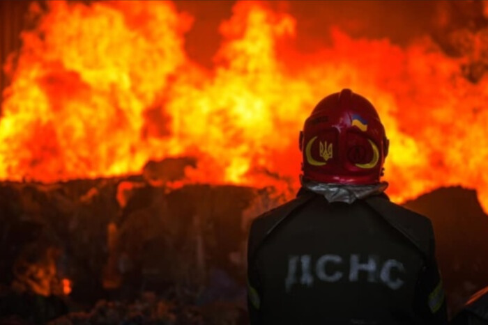 На Житомирщині внаслідок падіння безпілотника сталася пожежа: поранено жінку