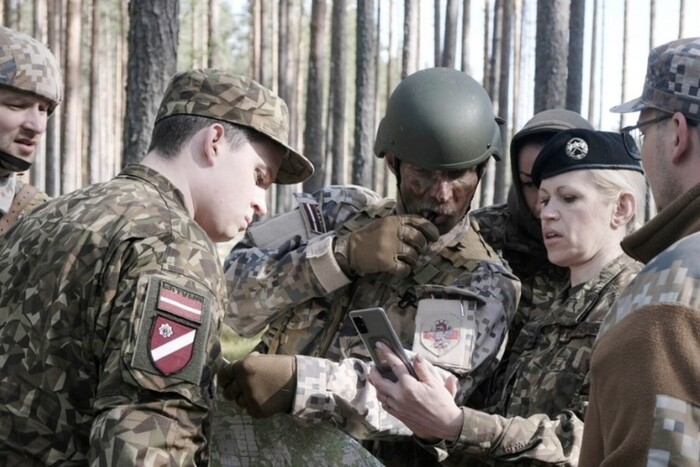 Латвійські військові писатимуть слово «Росія» з маленької літери