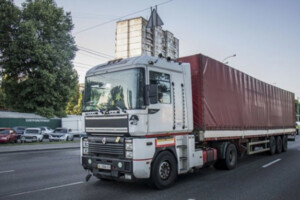 Водії вантажівок можуть перечекати спекотний період на майданчиках для тимчасової стоянки