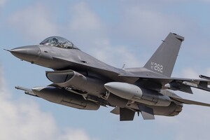 Україна сподівається незабаром отримати довгоочікувані F-16