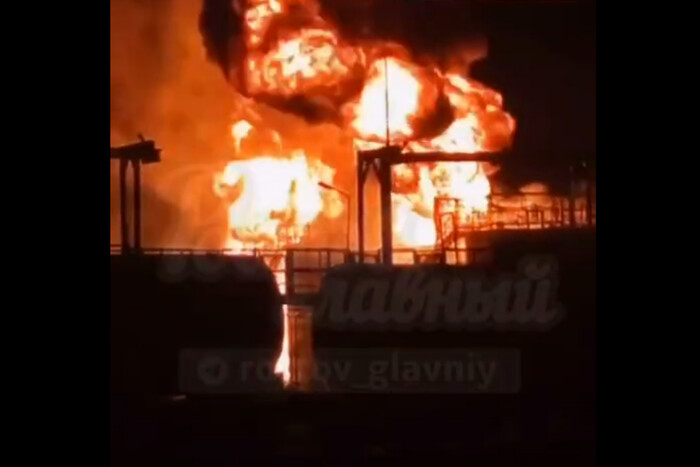 У Краснодарському краї РФ горять резервуари з паливом після атаки дронів