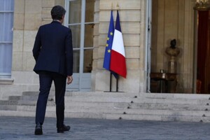 Франція опинилася в безпрецедентній політичній ситуації напередодні Олімпійських ігор 