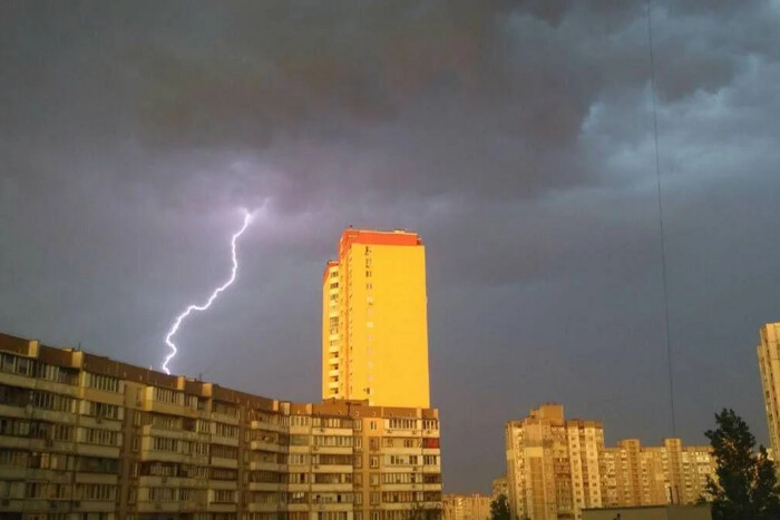 Негода в Києві: Укргідрометцентр попередив про небезпеку