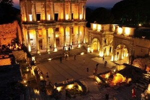 Стародавнє місто Ефес прийматиме туристів вночі 
