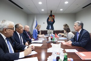 Зустріч проходила у Нью-Йорку, куди Лавров приїхав через головування Росії у Раді безпеки ООН