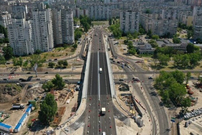 На перетині вулиць Лугової та Богатирської буде обмежено рух транспорту шляхопроводом (схема)