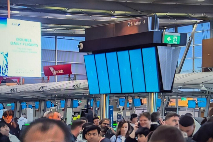 У світі глобальний технологічний збій, деякі аеропорти не працюють: деталі