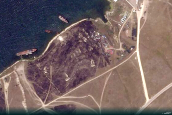 Удар по базі росіян на озері Донузлав у Криму: з’явилися супутникові знімки