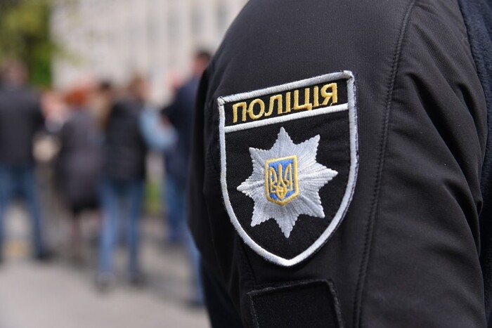 Поліція пояснила причину затримання чоловіка співробітниками ТЦК у Києві