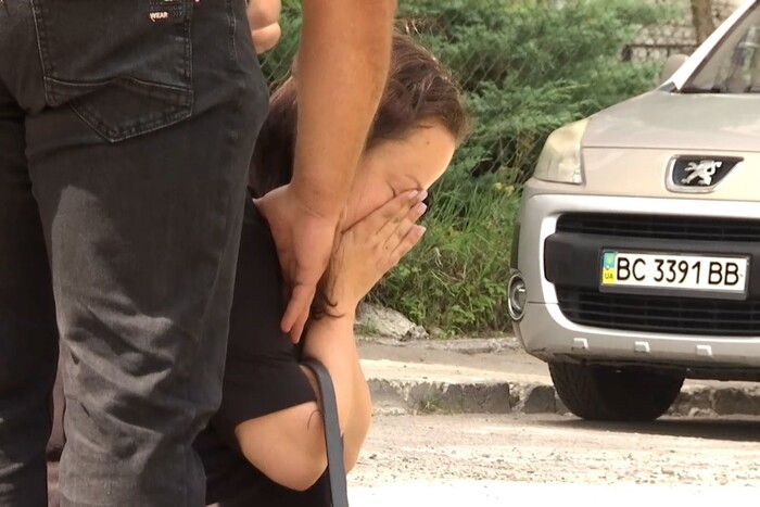 Донька Ірини Фаріон на місці загибелі матері: щемливе відео 