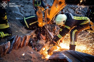 В одеському порту обвалилася будівля: є жертва (фото, відео)