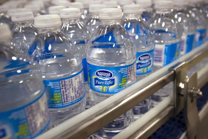 Шахрайство на $3 млрд: Nestle звинувачено в неправомірній фільтрації забрудненої води