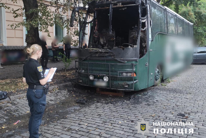 Підпал квестового автобусу в Одесі: поліція з'ясовує обставини (фото)