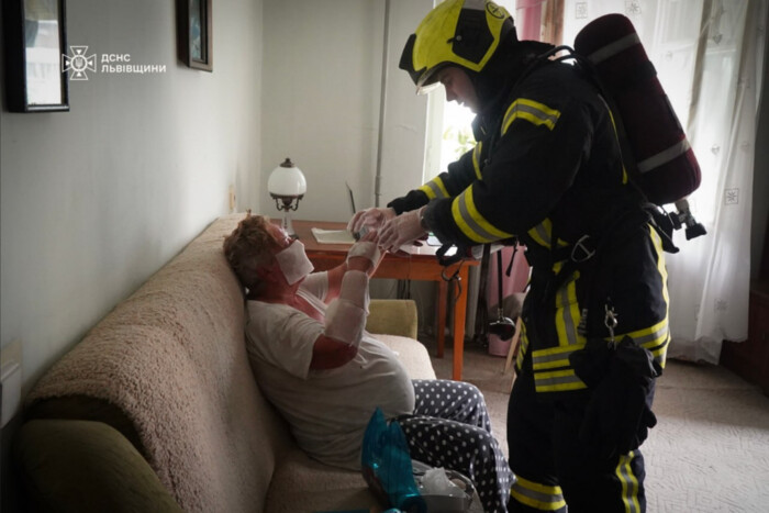 У львівській багатоповерхівці вибухнув газовий пальник: постраждала пенсіонерка