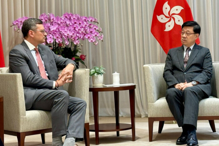 Кулеба відвідав Гонконг і закликав закрити РФ шляхи для обходу санкцій