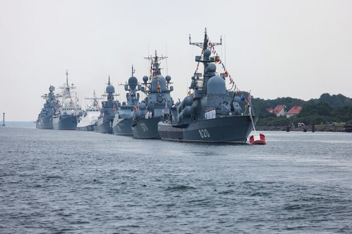 Росія використала День ВМФ для зміцнення зв'язків з країнами, що не підтримують санкції